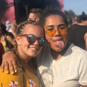 Meet your Posher, Leah